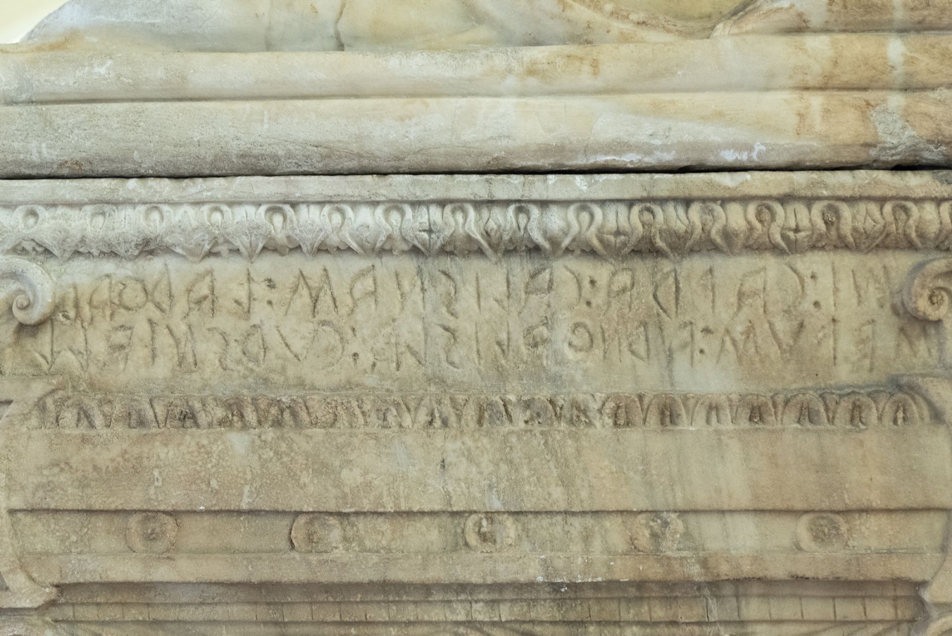 Urna bisome dalla Tomba dei Calisna Sepu (particolare dell'iscrizione)