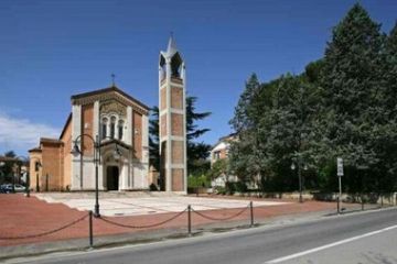 Castellina Scalo - piazza Cristo Re